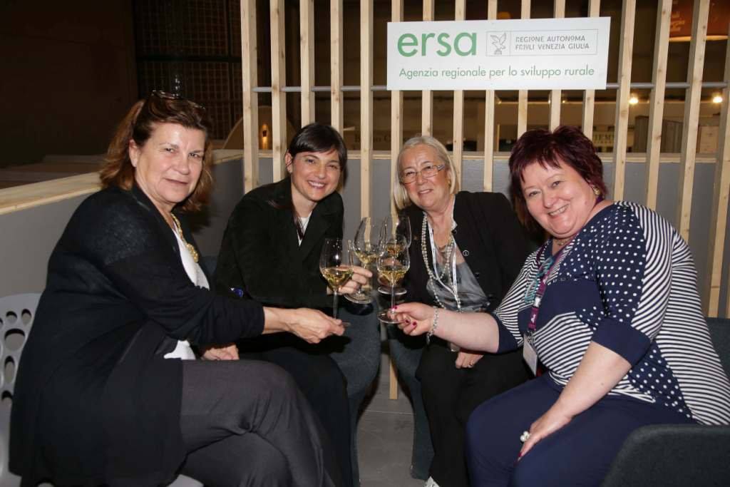 Grappoli rosa per Donne del Vino al Top