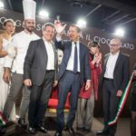 Il sindaco Giuseppe Sala taglia il nastro di Salon du Chocolat