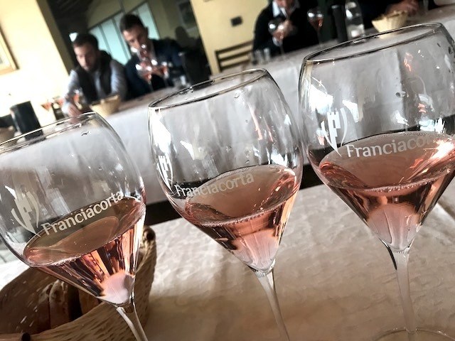 bicchieri base in assaggio di Quadra QRosè