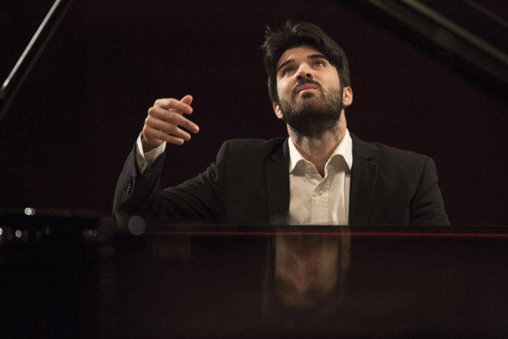 IL PIANISTA LUIGI CARROCCIA