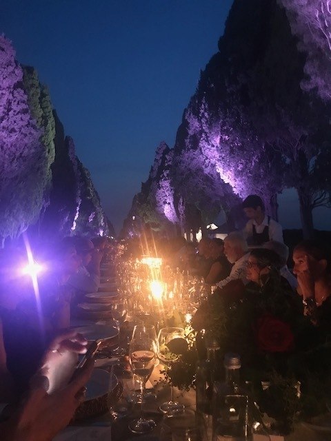 Cena lungo il Viale dei Cipressi