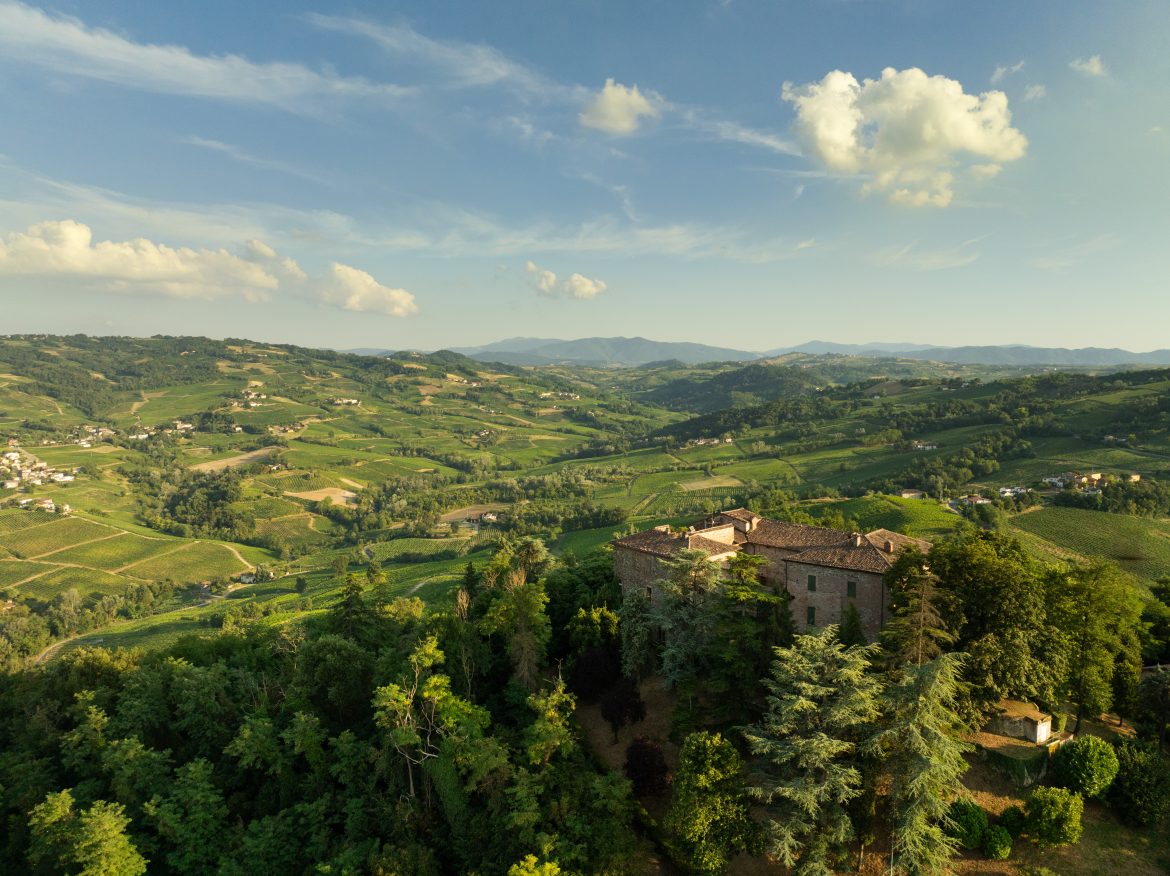 Oltregusto – Oltrepò Terra di Pinot Nero